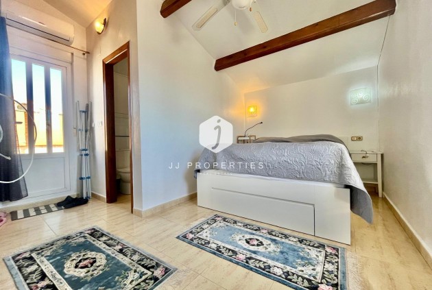 Resale - Villa -
Orihuela Costa - Los Almendros-la Florida