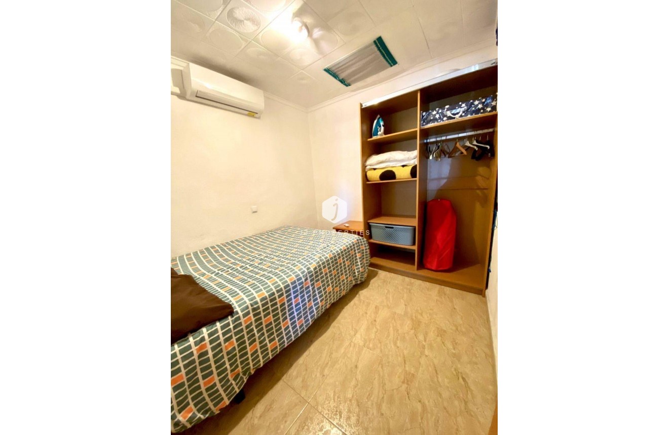 Resale - Chalet -
Torrevieja - La Siesta - El Salado - Torreta