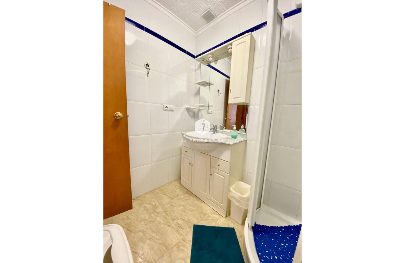 Resale - Chalet -
Torrevieja - La Siesta - El Salado - Torreta