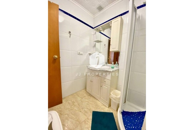 Resale - Chalet -
Torrevieja - La Siesta - El Salado - Torreta