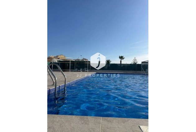 Resale - Chalet -
Torrevieja - La Siesta - El Salado - Torreta