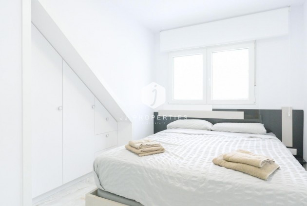 Resale - Chalet -
Torrevieja - Punta prima