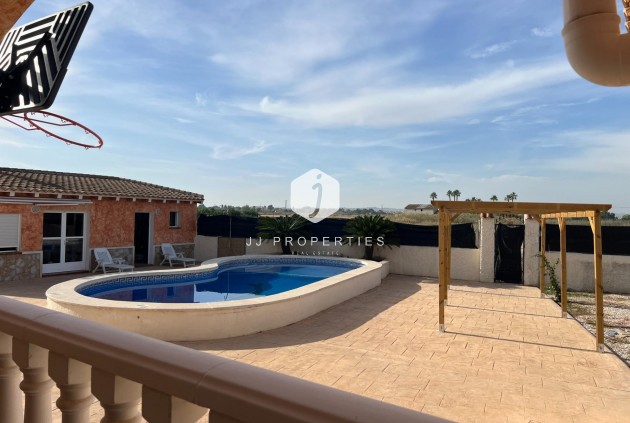 Resale - Villa -
Dolores - Cmno. Escorredor
