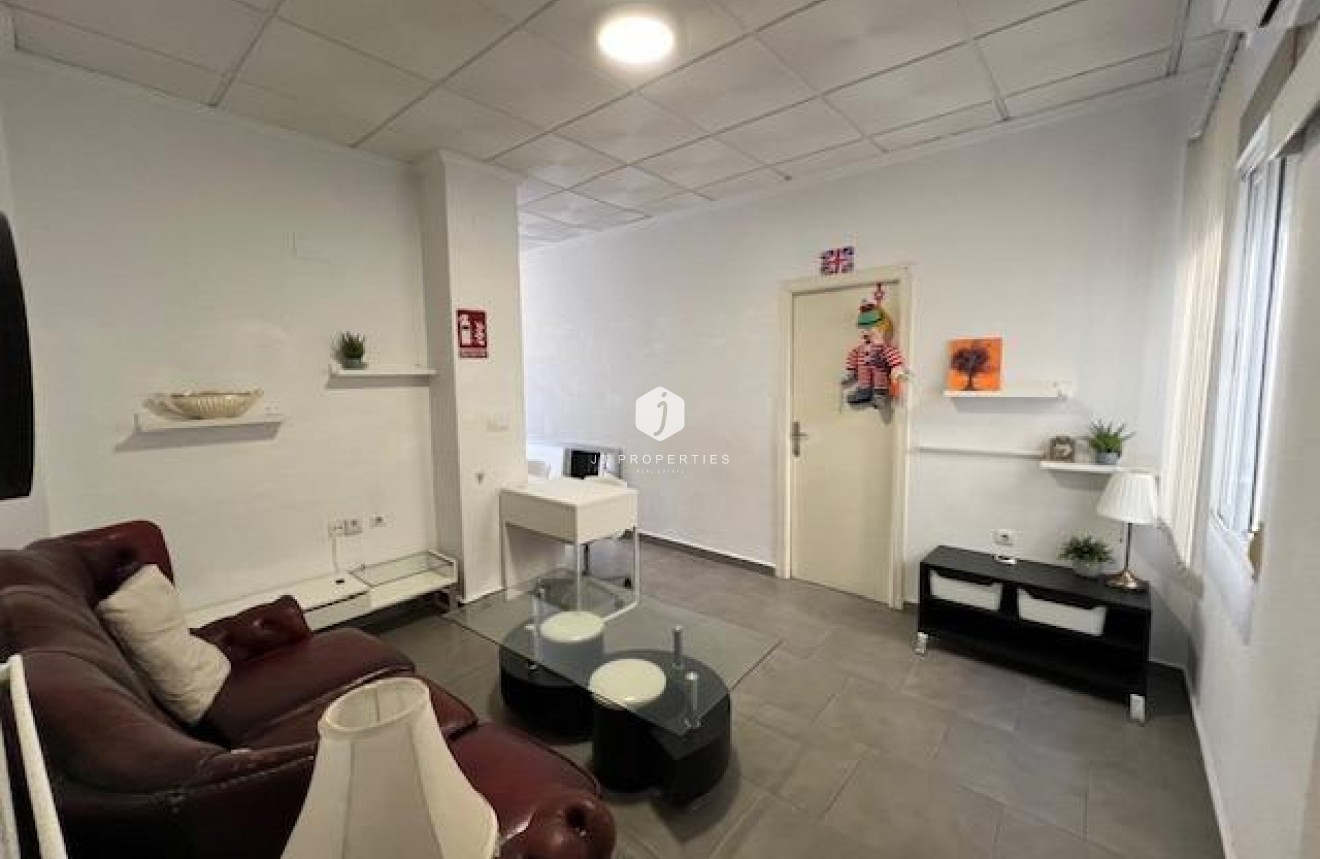 Tweedehands - Chalet -
Dolores - Centro