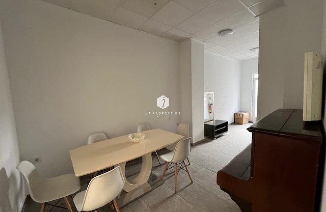 Tweedehands - Chalet -
Dolores - Centro