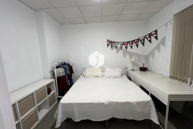 Tweedehands - Chalet -
Dolores - Centro