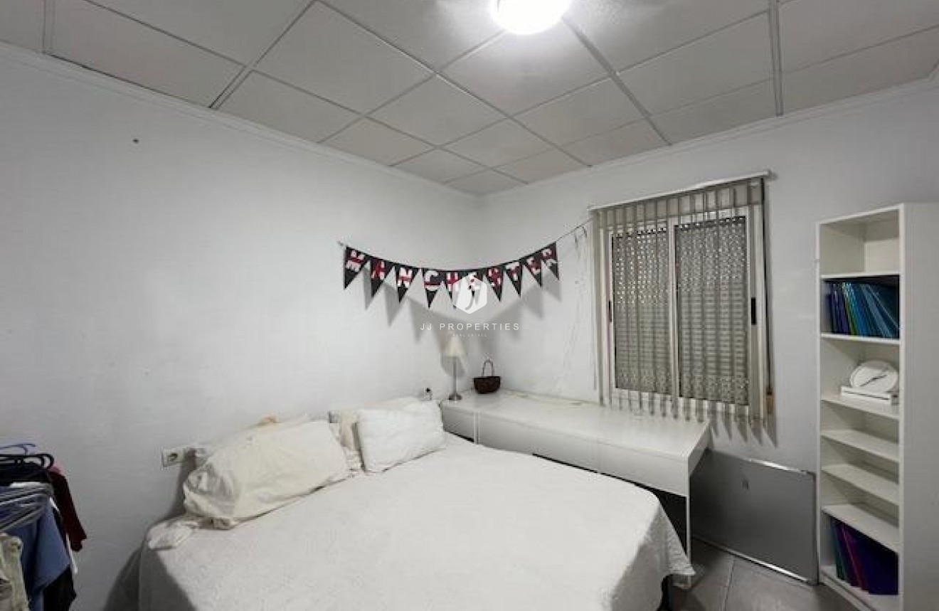 Tweedehands - Chalet -
Dolores - Centro