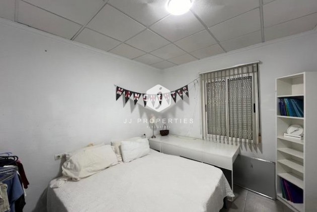 Tweedehands - Chalet -
Dolores - Centro