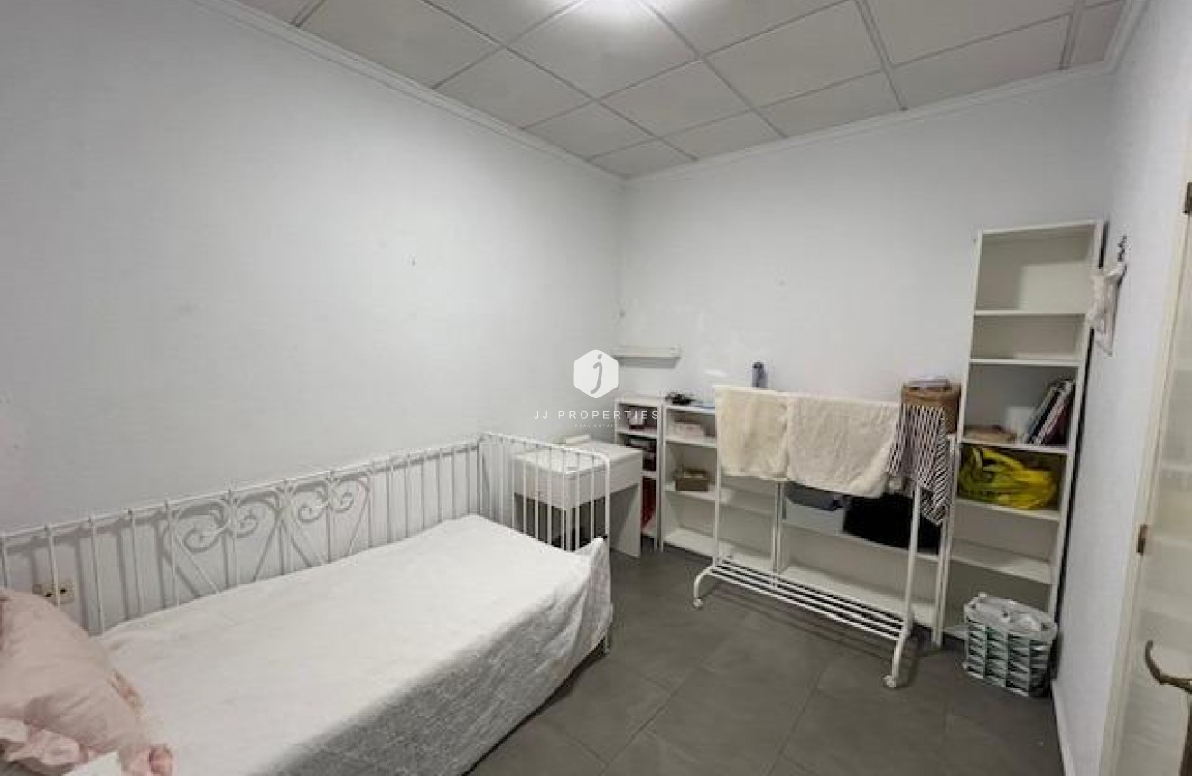 Tweedehands - Chalet -
Dolores - Centro