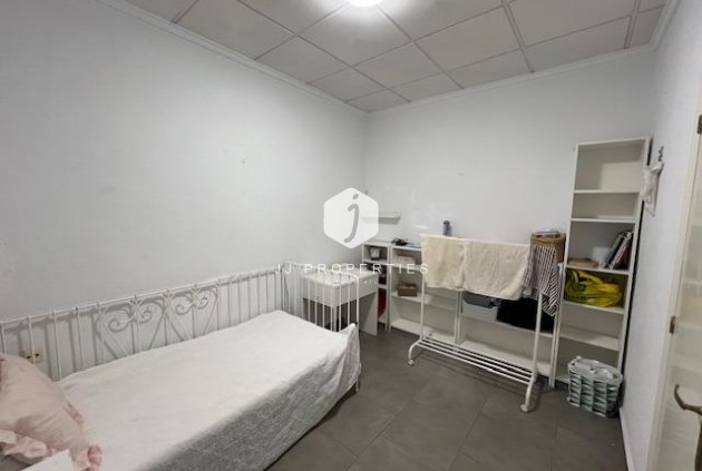 Tweedehands - Chalet -
Dolores - Centro