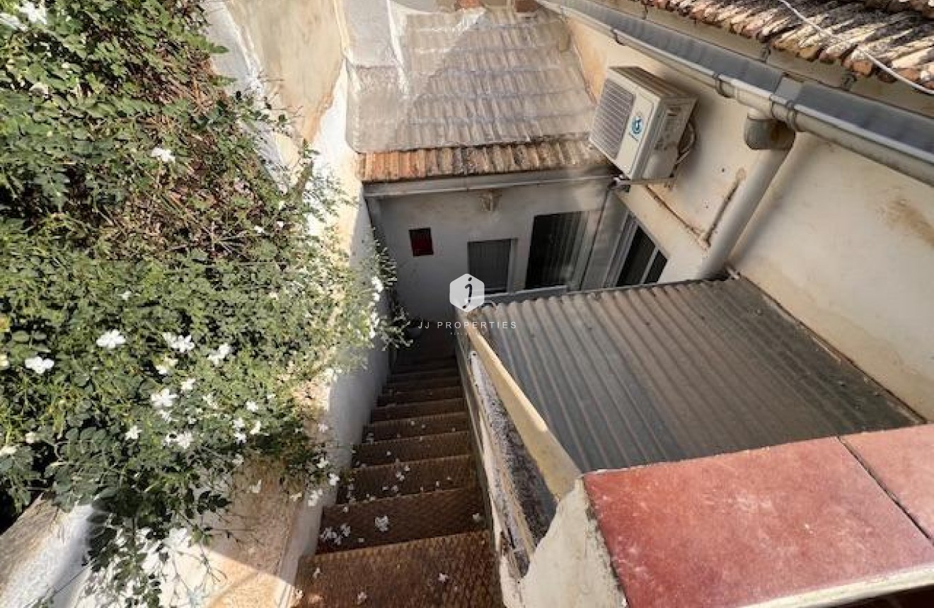 Tweedehands - Chalet -
Dolores - Centro
