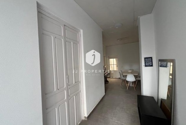 Tweedehands - Chalet -
Dolores - Centro