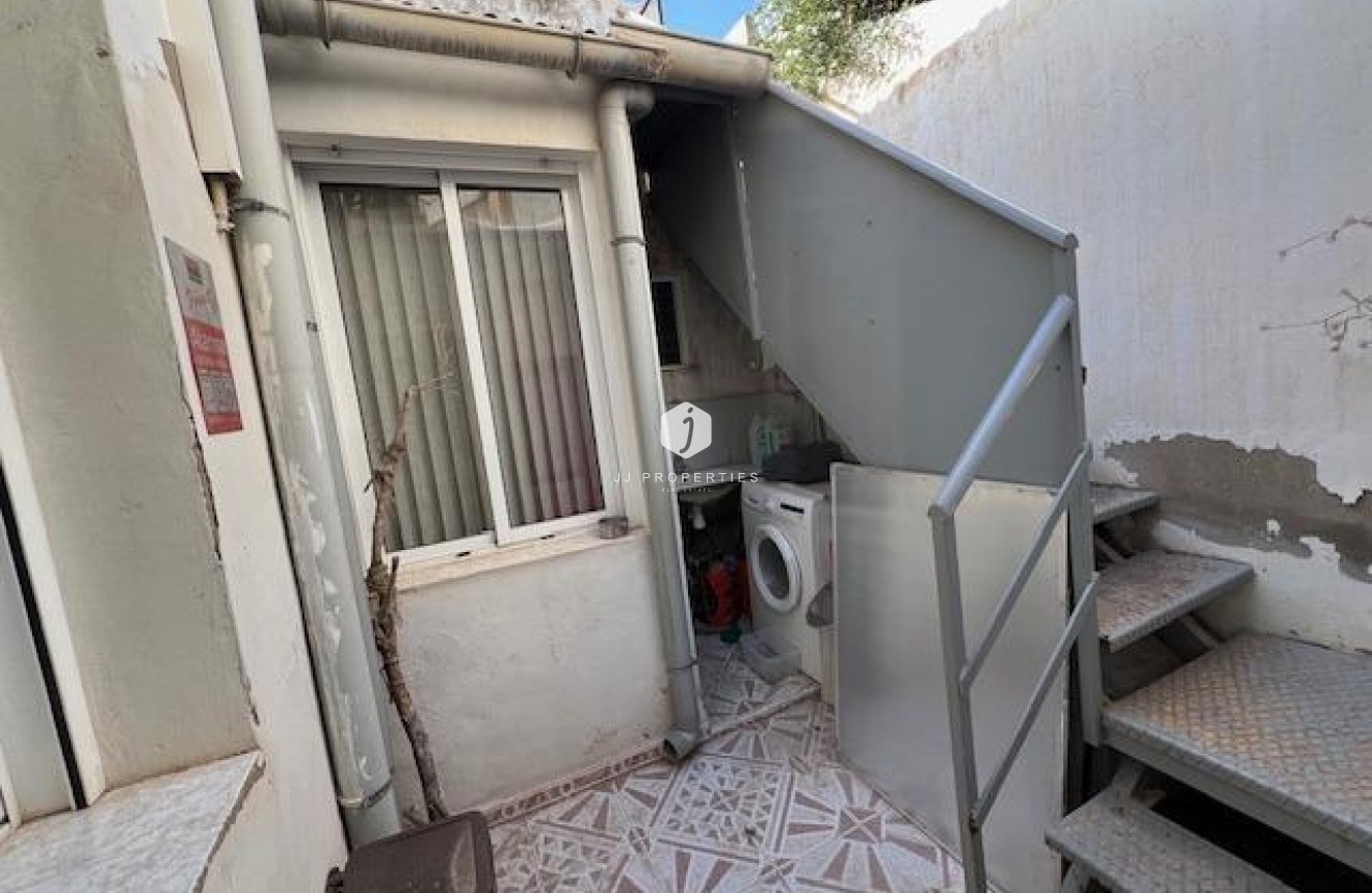 Tweedehands - Chalet -
Dolores - Centro