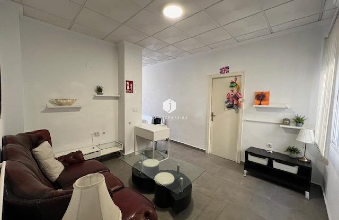 Tweedehands - Chalet -
Dolores - Centro