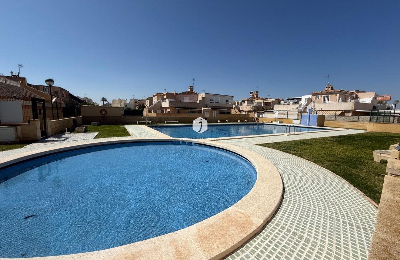 Resale - Chalet -
Torrevieja - Carrefour