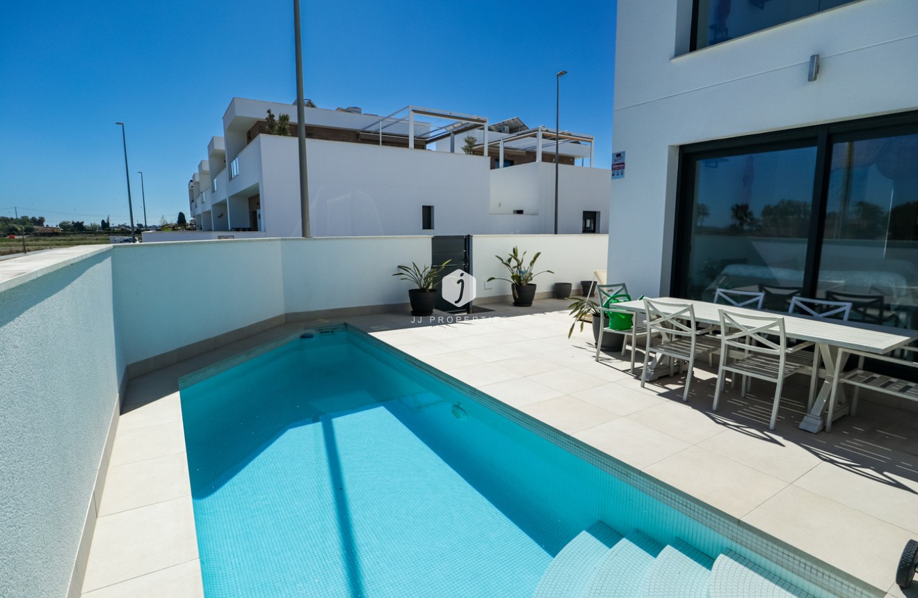 Resale - Villa -
Daya Vieja