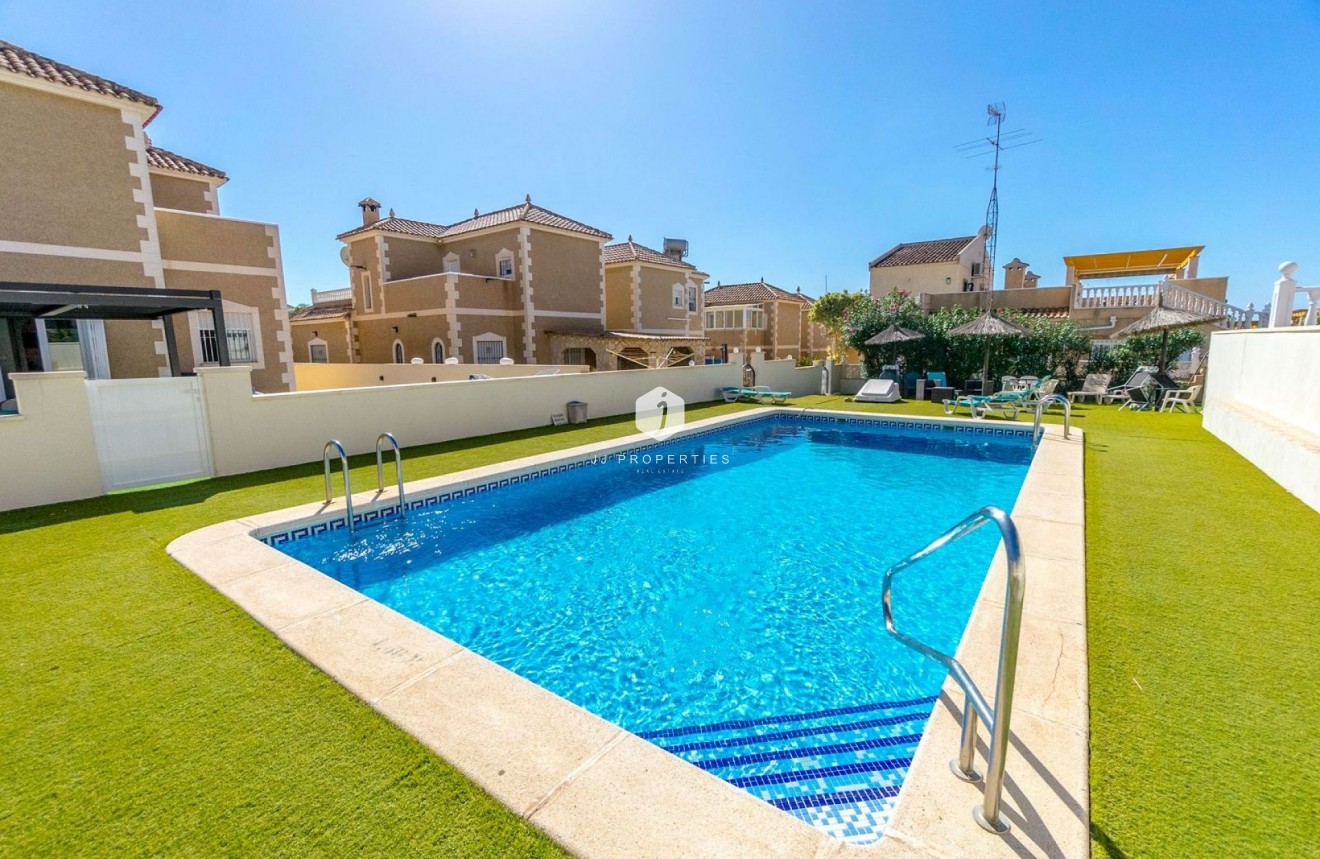 Resale - Villa -
Orihuela Costa - Costa Blanca