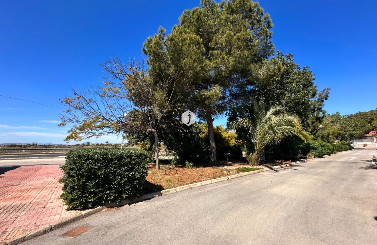 Z drugiej ręki - Szalet -
Guardamar del Segura - Costa Blanca