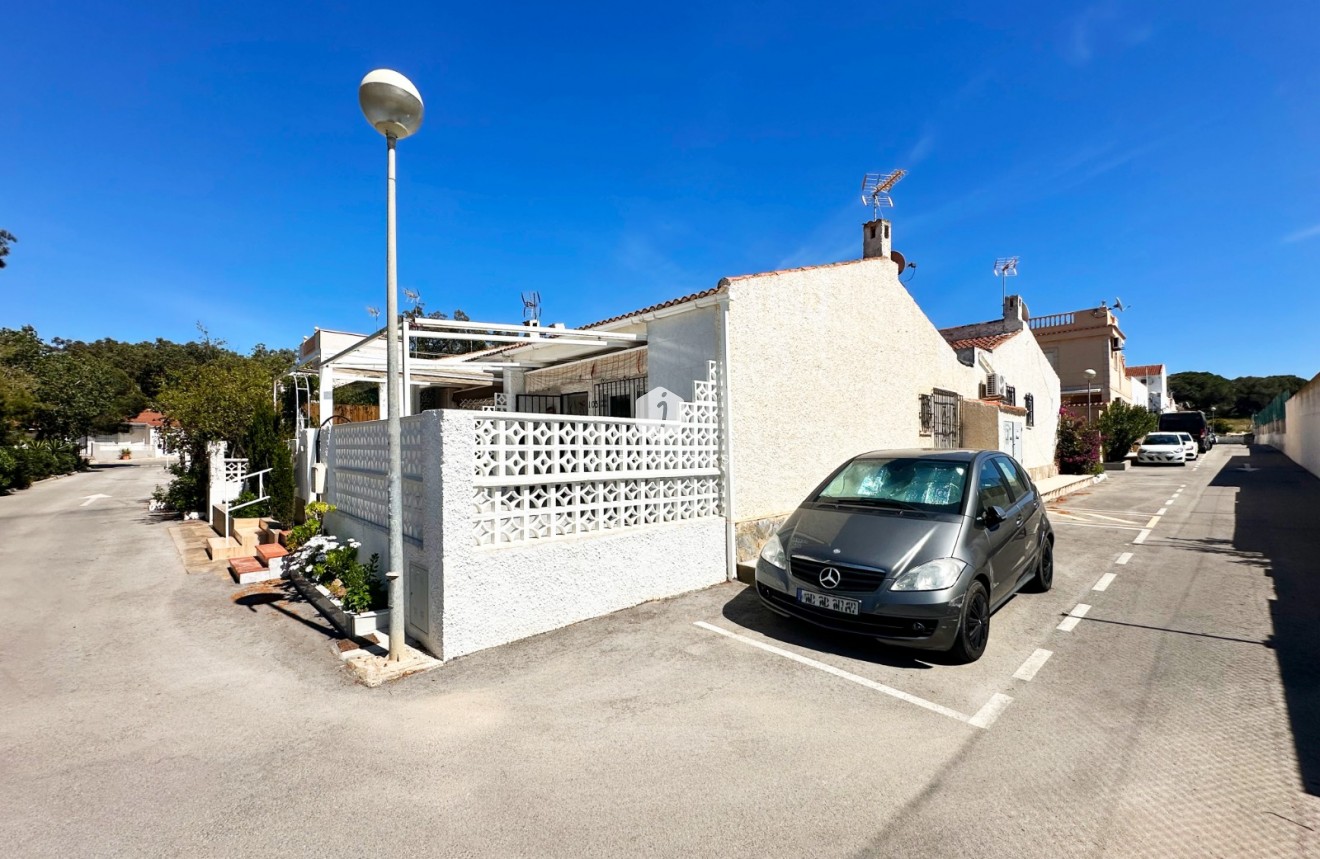 Z drugiej ręki - Szalet -
Guardamar del Segura - Costa Blanca