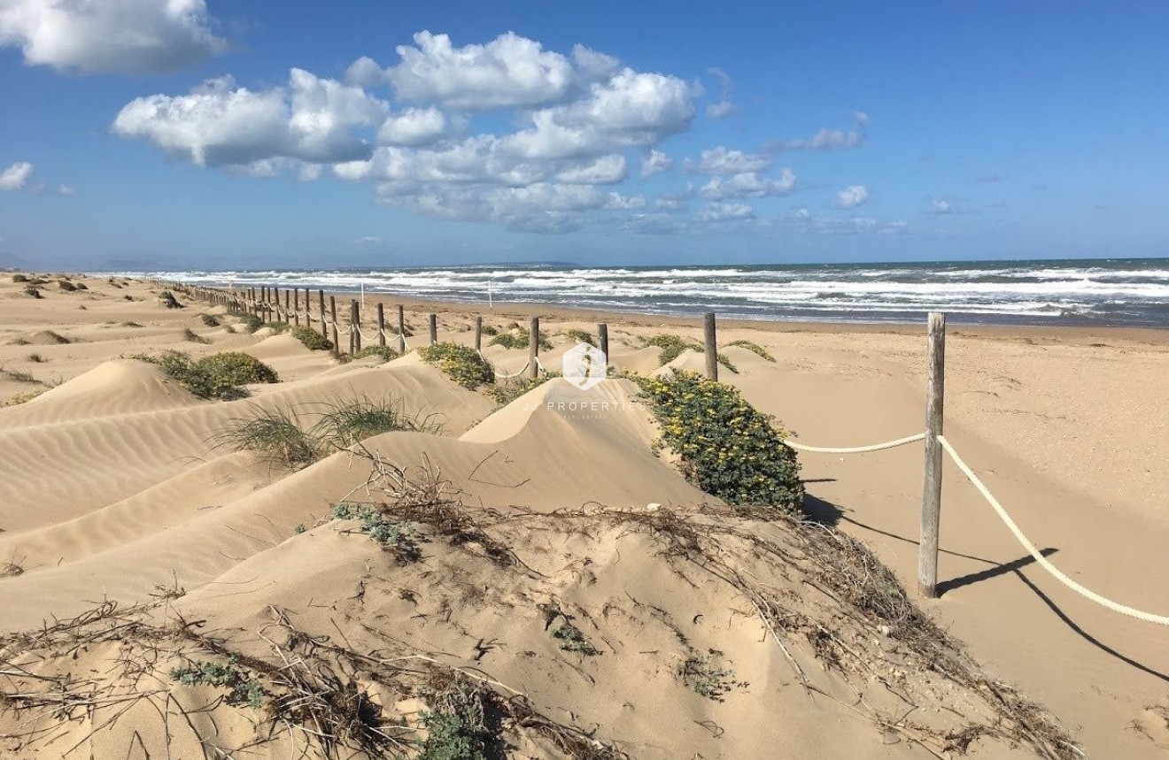 Z drugiej ręki - Szalet -
Guardamar del Segura - Costa Blanca