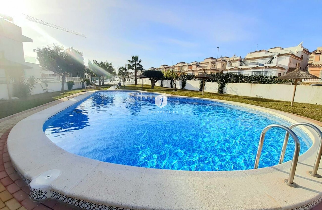 Resale - Chalet -
Orihuela Costa - pau26