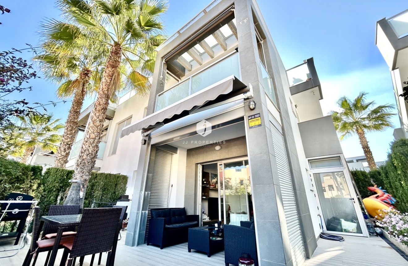 Resale - Apartment / flat -
Punta Prima - Costa Blanca