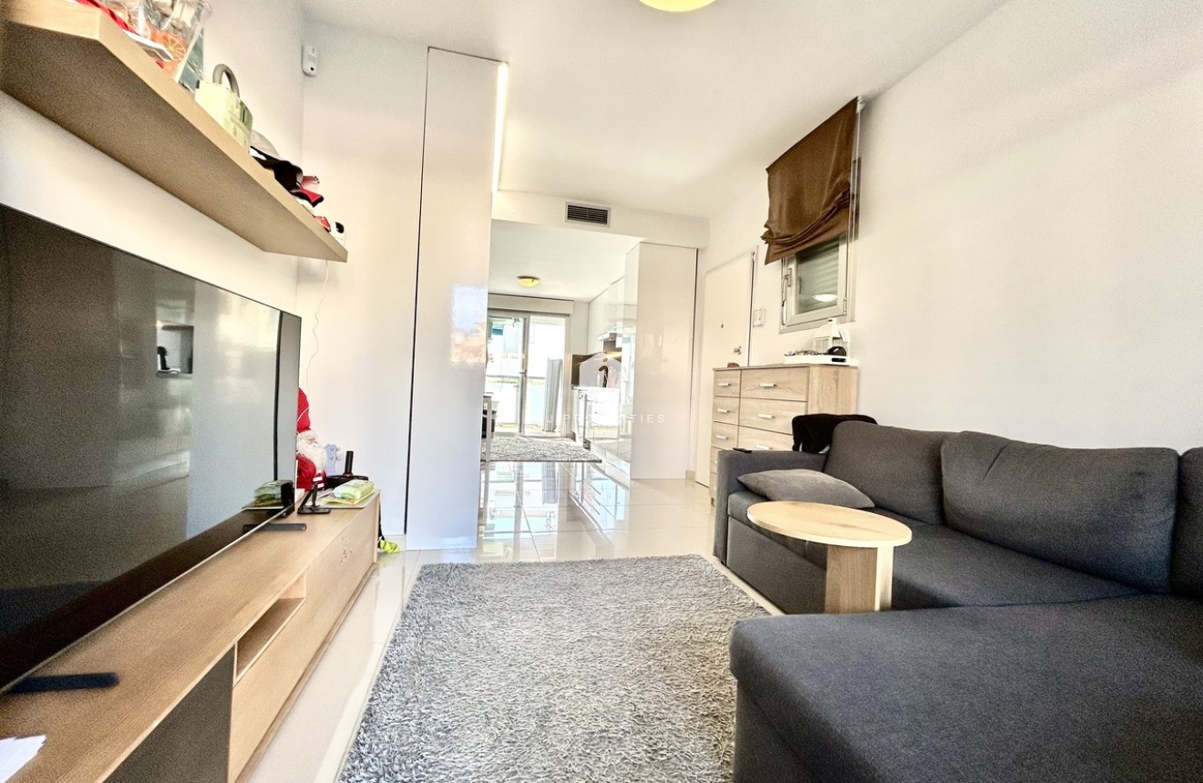 Resale - Apartment / flat -
Punta Prima - Costa Blanca