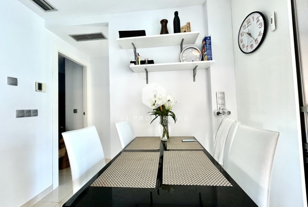 Resale - Apartment / flat -
Punta Prima - Costa Blanca