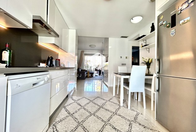 Resale - Apartment / flat -
Punta Prima - Costa Blanca