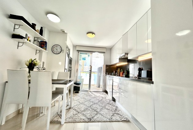 Resale - Apartment / flat -
Punta Prima - Costa Blanca