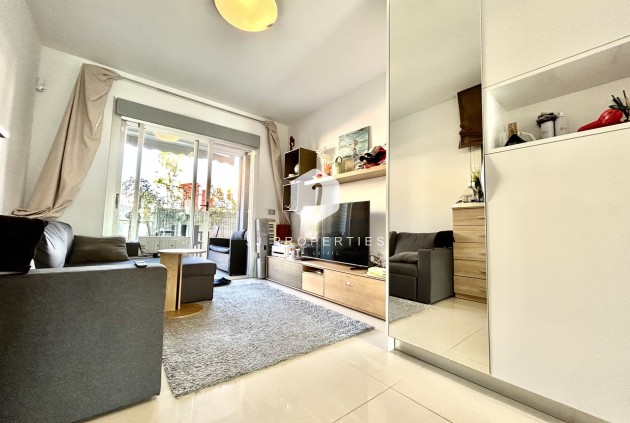 Resale - Apartment / flat -
Punta Prima - Costa Blanca