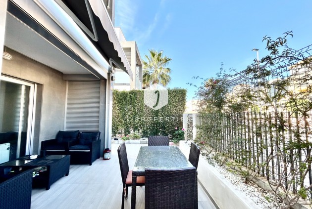 Resale - Apartment / flat -
Punta Prima - Costa Blanca