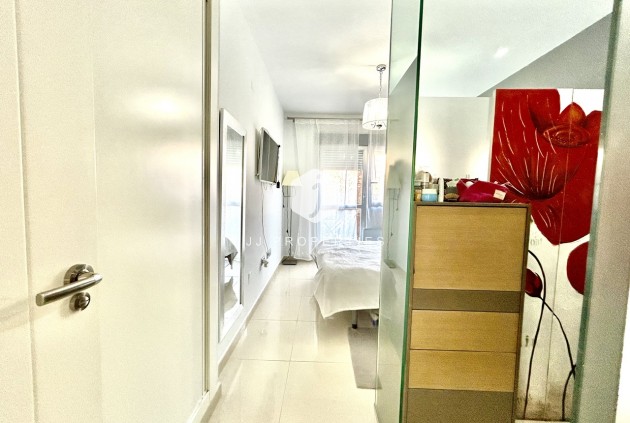 Resale - Apartment / flat -
Punta Prima - Costa Blanca