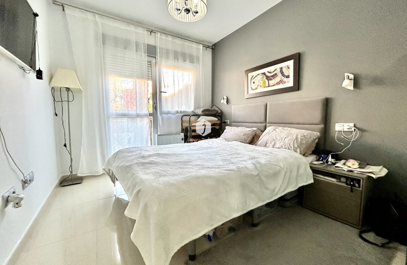 Resale - Apartment / flat -
Punta Prima - Costa Blanca