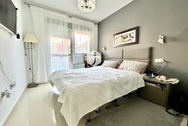 Resale - Apartment / flat -
Punta Prima - Costa Blanca