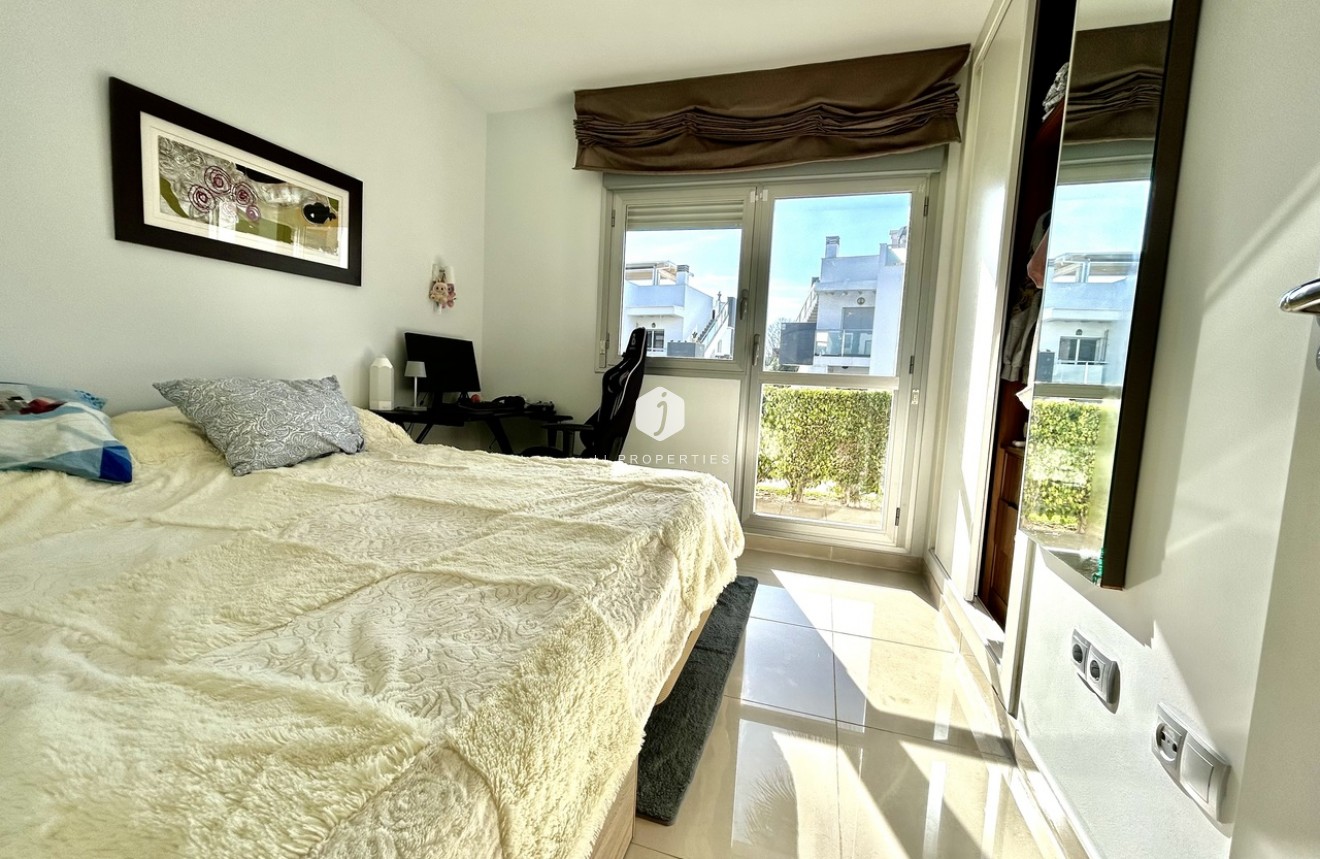 Resale - Apartment / flat -
Punta Prima - Costa Blanca