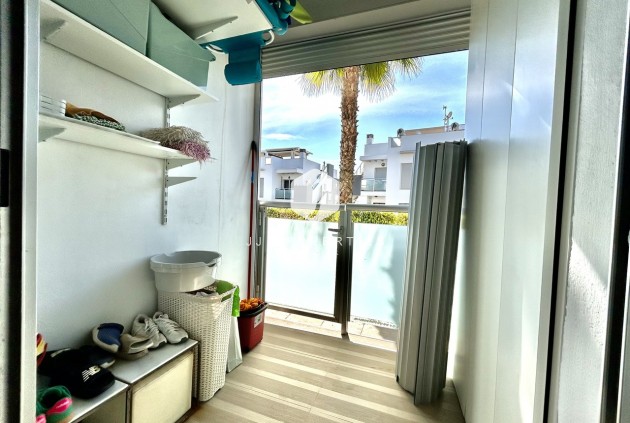 Resale - Apartment / flat -
Punta Prima - Costa Blanca