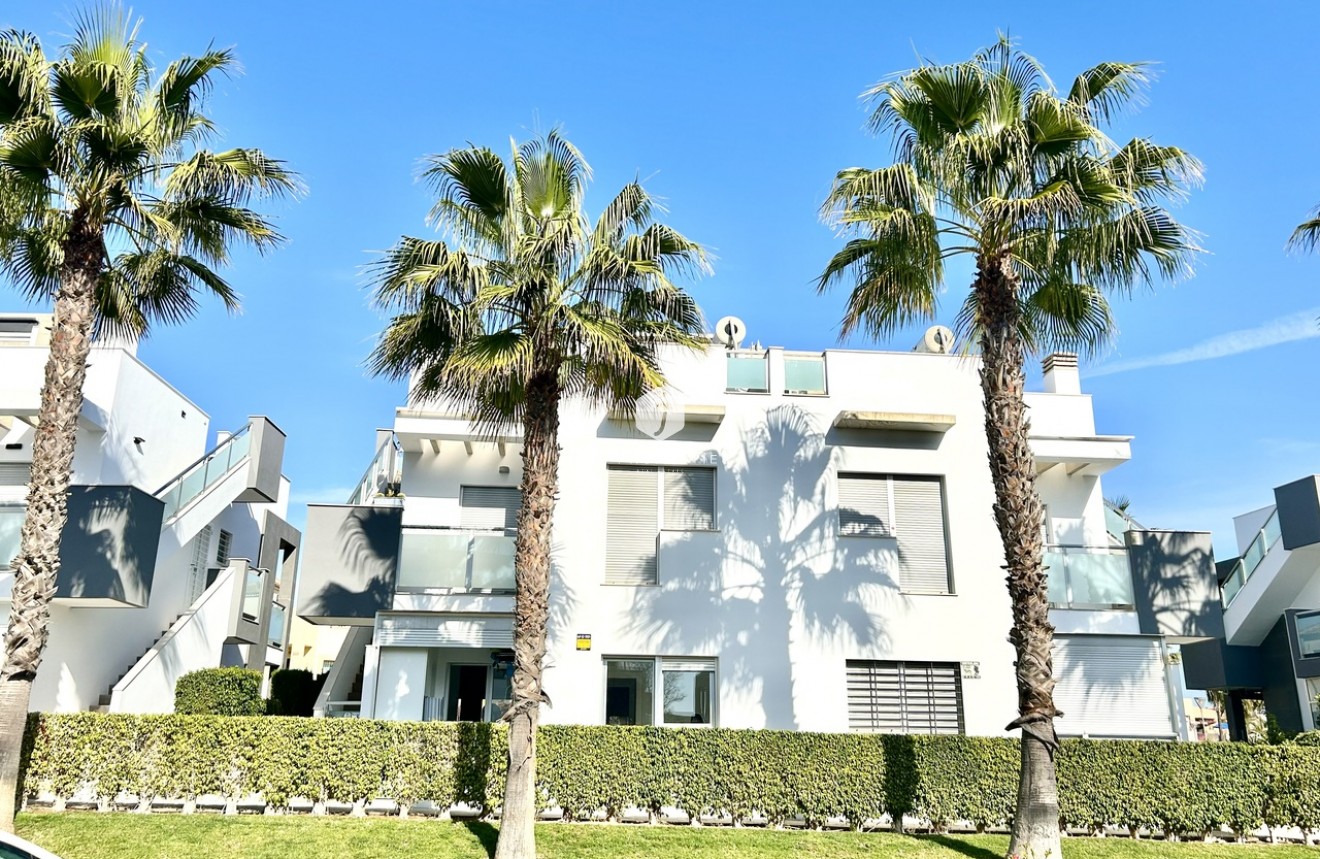 Resale - Apartment / flat -
Punta Prima - Costa Blanca