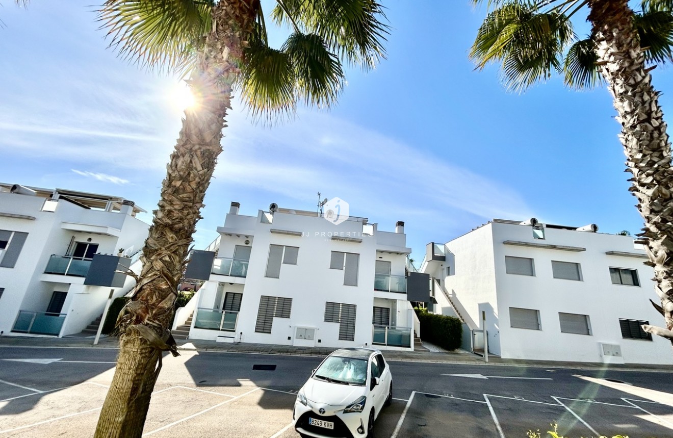 Resale - Apartment / flat -
Punta Prima - Costa Blanca