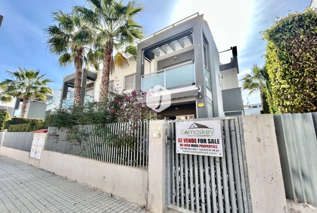 Resale - Apartment / flat -
Punta Prima - Costa Blanca