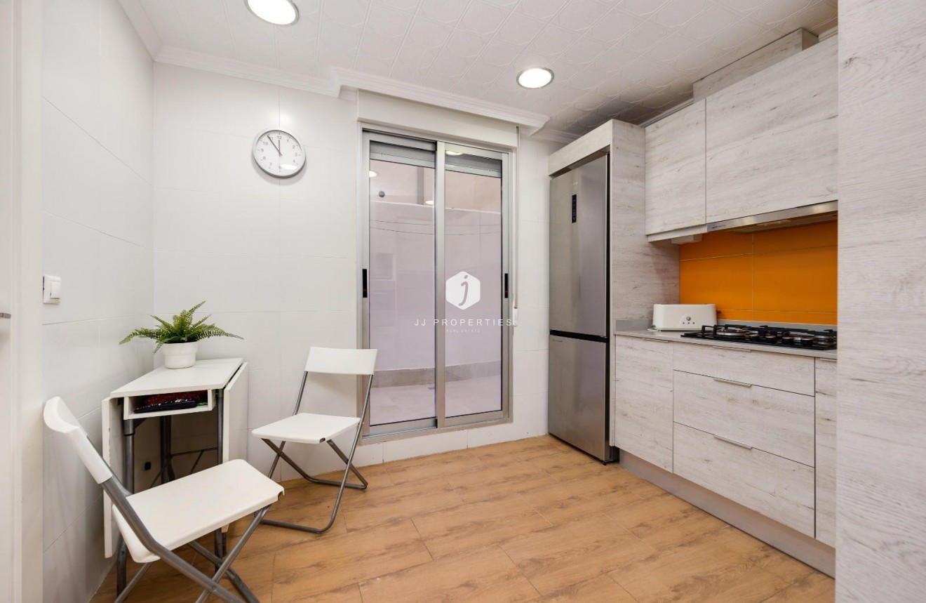 Tweedehands - Appartement / flat -
Torrevieja - Acequion