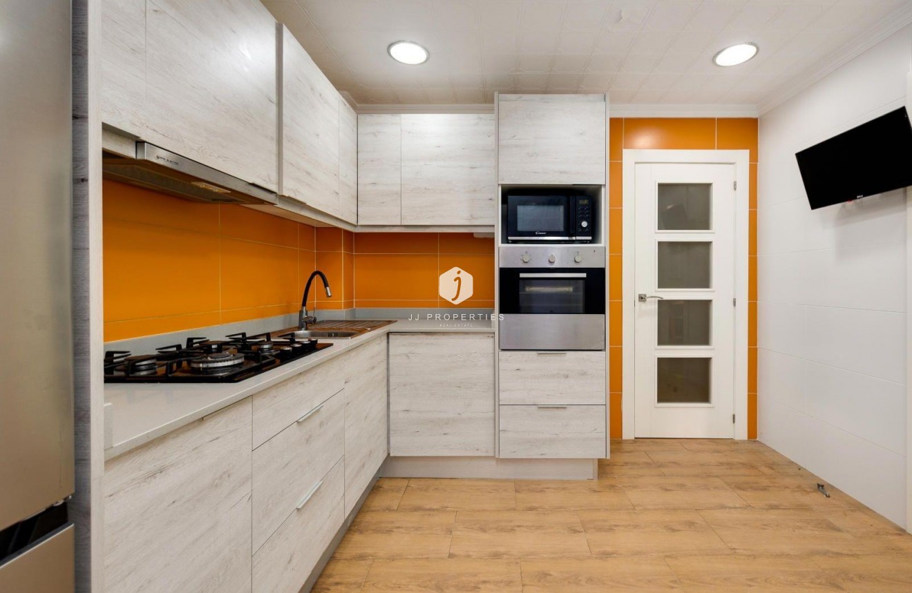 Tweedehands - Appartement / flat -
Torrevieja - Acequion