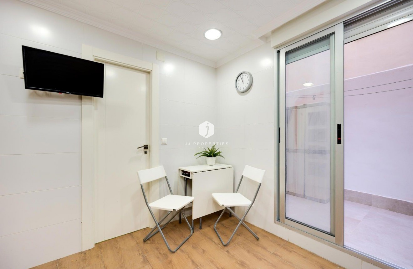 Tweedehands - Appartement / flat -
Torrevieja - Acequion