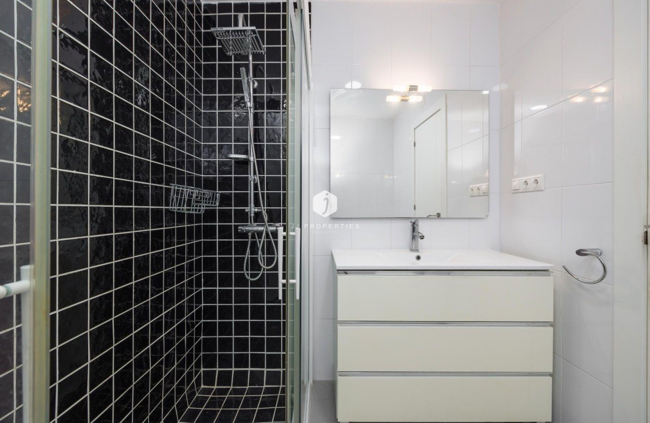Tweedehands - Appartement / flat -
Torrevieja - Acequion