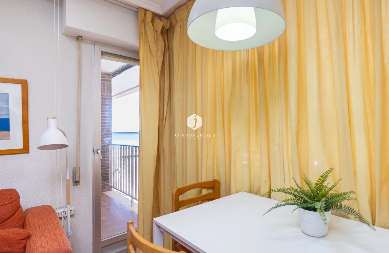 Tweedehands - Appartement / flat -
Torrevieja - Acequion