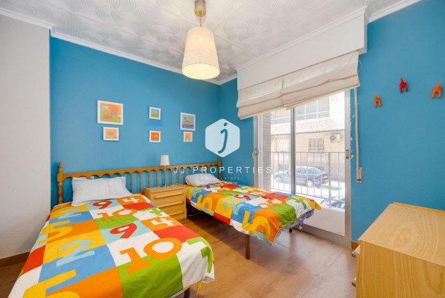Tweedehands - Appartement / flat -
Torrevieja - Acequion