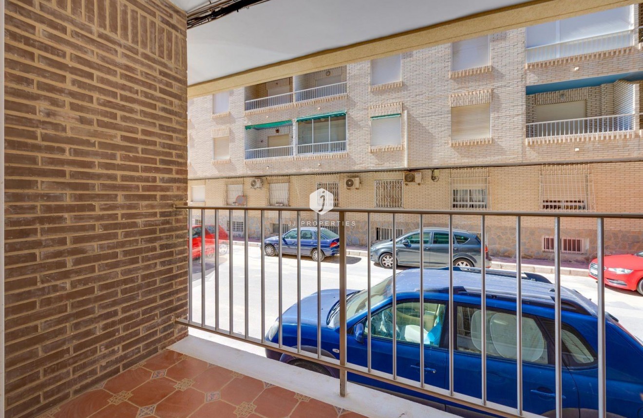 Tweedehands - Appartement / flat -
Torrevieja - Acequion
