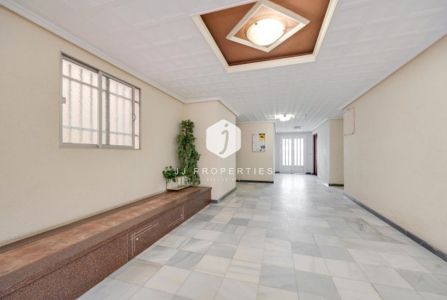 Tweedehands - Appartement / flat -
Torrevieja - Acequion