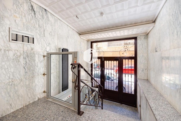 Tweedehands - Appartement / flat -
Torrevieja - Acequion