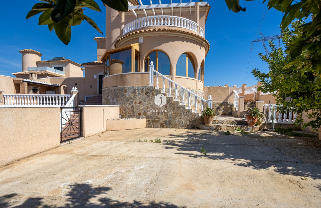 Aus zweiter Hand - Villa -
Benijofar - Costa Blanca